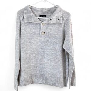 Light gray casual and comfortable sweater